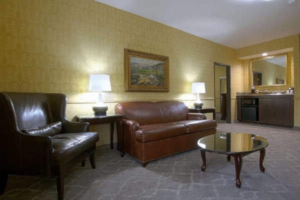 Azure Hotel & Suites Ontario, A Trademark Collection Hotel image 18